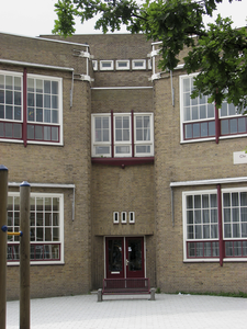 905133 Gezicht op de entree van de Christelijke Jenaplanschool De Brug (Laan van Nieuw Guinea 20) te Utrecht.N.B. Het ...